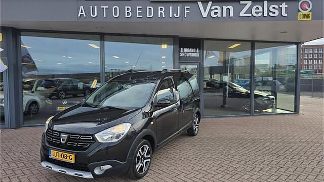 Zwart Gebruikt 2018 Dacia Dokker Stepway MPV | € 14.950 (Duur) - Afbeelding 1/4