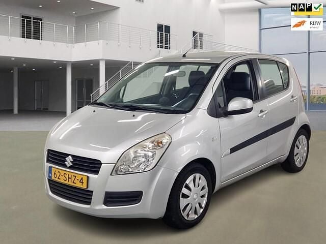 Grijs Gebruikt 2011 Suzuki Splash Comfort Hatchback | € 3.450 (Goede deal) - Afbeelding 1/4