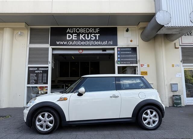 Wit Gebruikt 2009 Mini ONE Hatchback | € 2.750 (Eerlijke prijs) - Afbeelding 1/4
