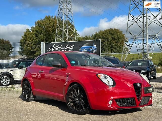 Rood Gebruikt 2013 Alfa Romeo MiTo Distinctive Hatchback | € 2.950 (Eerlijke prijs) - Afbeelding 1/4