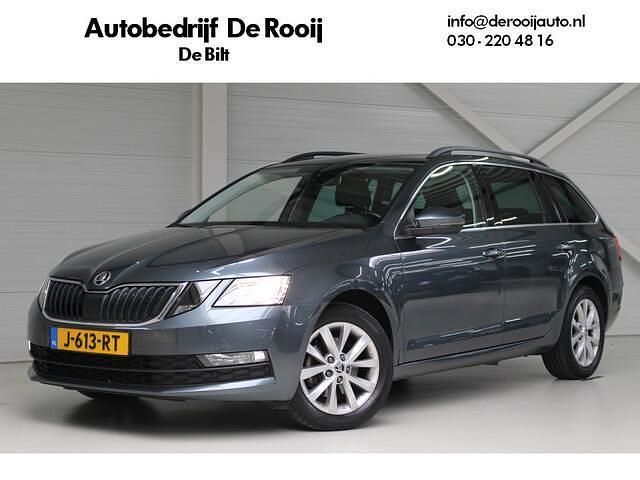 Grijs (metallic) Occasion 2020 Skoda Octavia Business Line Stationwagen | € 16.950 (Goede deal) - Afbeelding 1/4