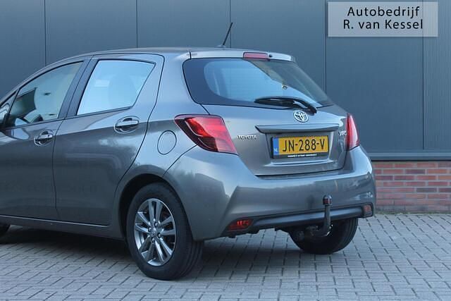 Occasion Toyota Yaris Trend 99 PK (72 kW) 2016 Grijs Hatchback