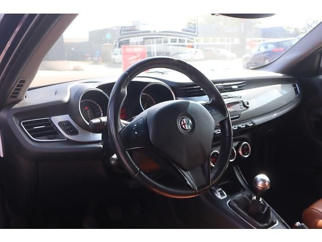 Occasion Alfa Romeo Giulietta Distinctive 105 PK (77 kW) 2010 Blauw Hatchback