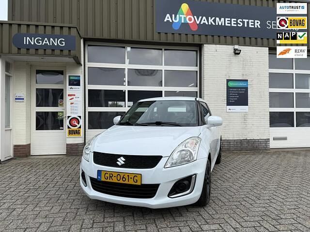 Wit Gebruikt 2015 Suzuki Swift Comfort Hatchback | € 8.995 (Eerlijke prijs) - Afbeelding 1/4