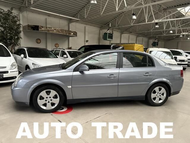 Grijs Gebruikt 2004 Opel Vectra Sedan | € 3.600 - Afbeelding 1/4