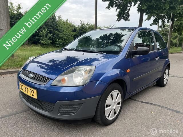 Blauw Occasion 2007 Ford Fiesta Cool & Sound Edition Hatchback | € 1.395 (Eerlijke prijs) - Afbeelding 1/4