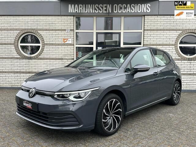 Grijs Gebruikt 2021 VW Golf VIII Business Hatchback | € 23.950 (Eerlijke prijs) - Afbeelding 1/4