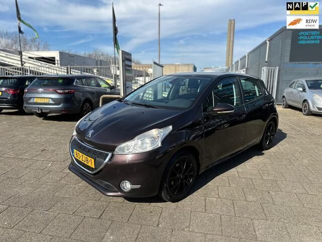 Bruin Gebruikt 2012 Peugeot 208 Envy Hatchback | € 3.349 (Eerlijke prijs) - Afbeelding 1/4