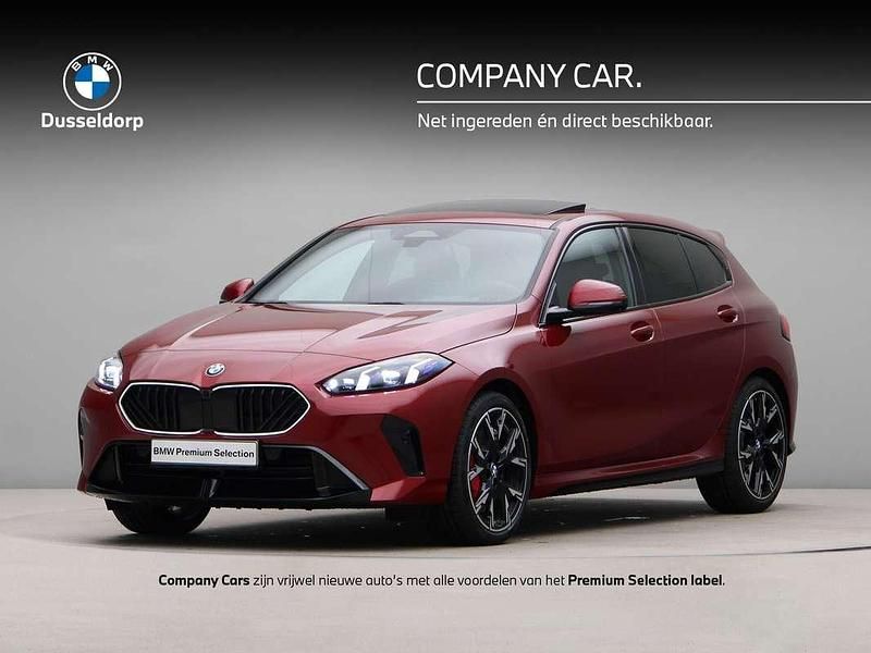 Rood Gebruikt 2025 BMW 120 M Sport Hatchback | € 56.476 - Afbeelding 1/4