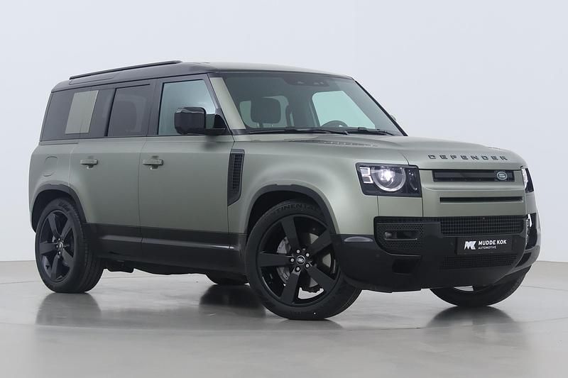 Groen Gebruikt 2024 Land Rover Defender Black Edition SUV | € 94.800 (Goede deal) - Afbeelding 1/1