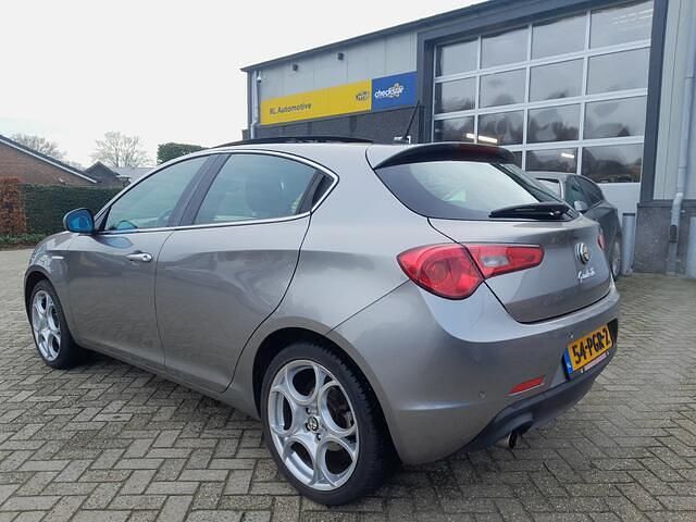 Occasion Alfa Romeo Giulietta Distinctive 170 PK (125 kW) 2011 Grijs Hatchback