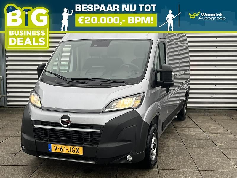 Grijs metallic Occasion 2024 Opel Movano Van | € 33.699 (Iets duurder) - Afbeelding 1/4