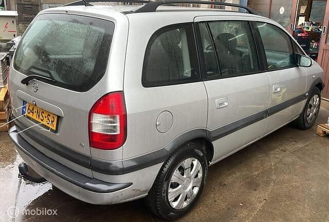 Grijs Gebruikt 2004 Opel Zafira MPV | € 1.500 (Eerlijke prijs) - Afbeelding 1/4