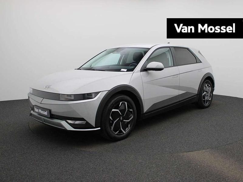 Grijs Occasion 2023 Hyundai Ioniq 5 SUV | € 28.900 (Goede deal) - Afbeelding 1/4