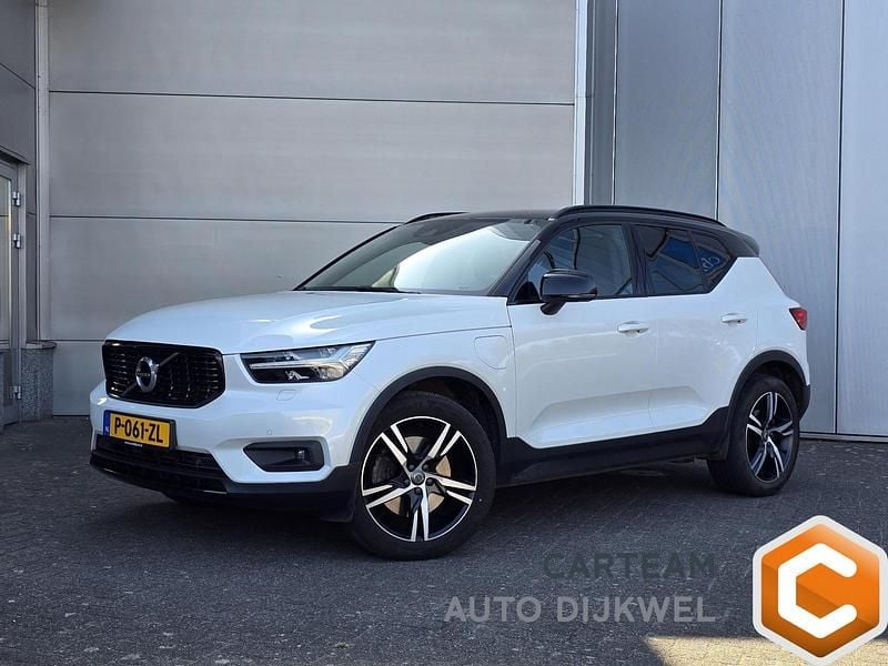 Wit Gebruikt 2021 Volvo XC40 R-Design SUV | € 33.950 (Eerlijke prijs) - Afbeelding 1/4