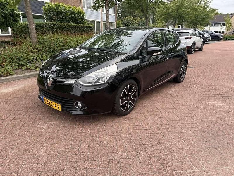 Zwart Gebruikt 2013 Renault Clio IV Dynamique Hatchback | € 6.900 (Iets duurder) - Afbeelding 1/4