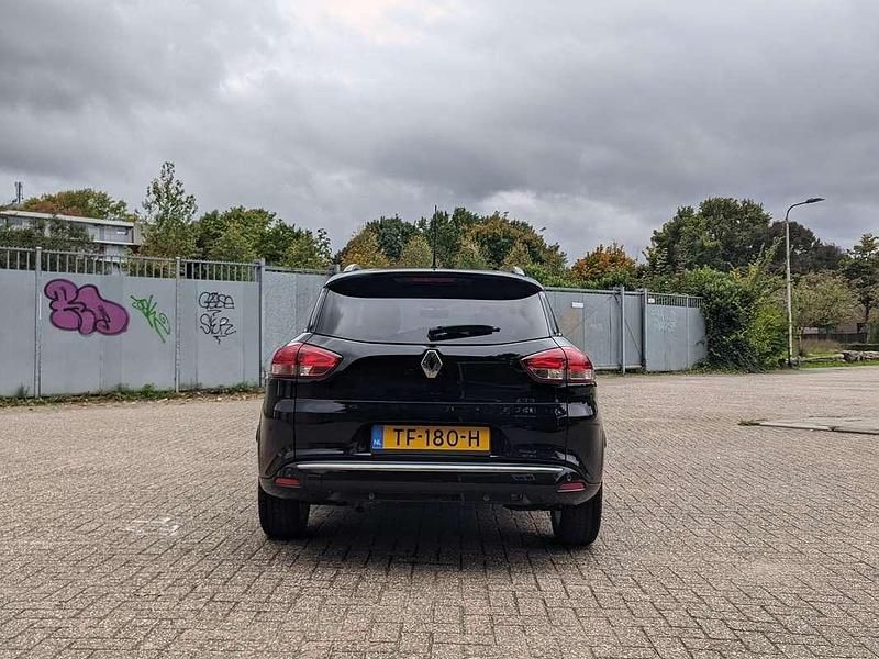 Occasion Renault Clio IV LIMITED 90 PK (66 kW) 2018 Zwart Sedan