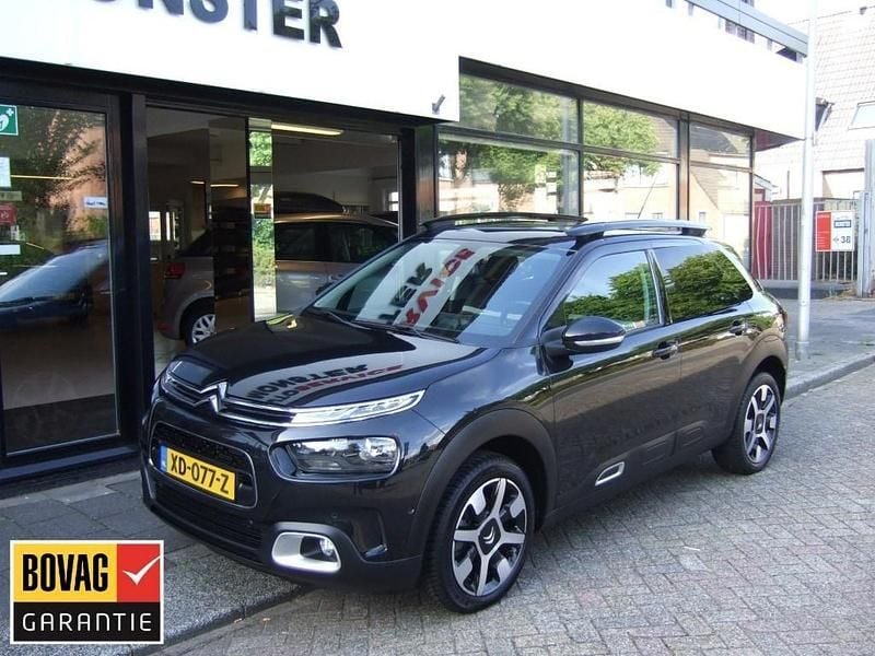 Zwart Gebruikt 2018 Citroën C4 Cactus PureTech Hatchback | € 14.995 (Iets duurder) - Afbeelding 1/4