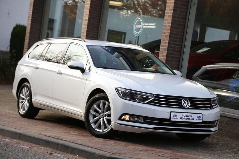 Wit Gebruikt 2018 VW Passat Highline Stationwagen | € 16.950 (Goede deal) - Afbeelding 1/4