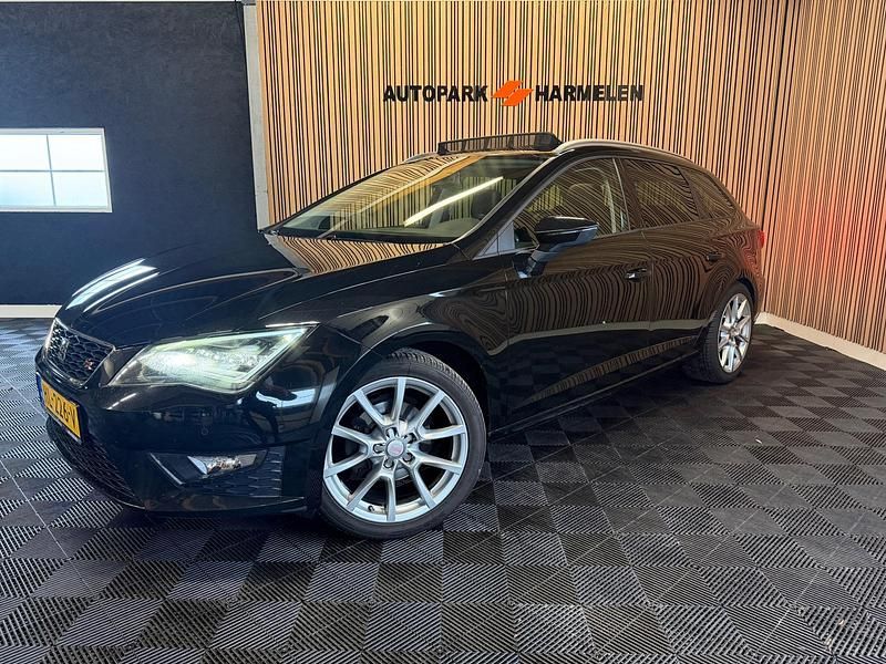 Zwart Gebruikt 2015 Seat Leon CONNECT Stationwagen | € 6.150 (Eerlijke prijs) - Afbeelding 1/4