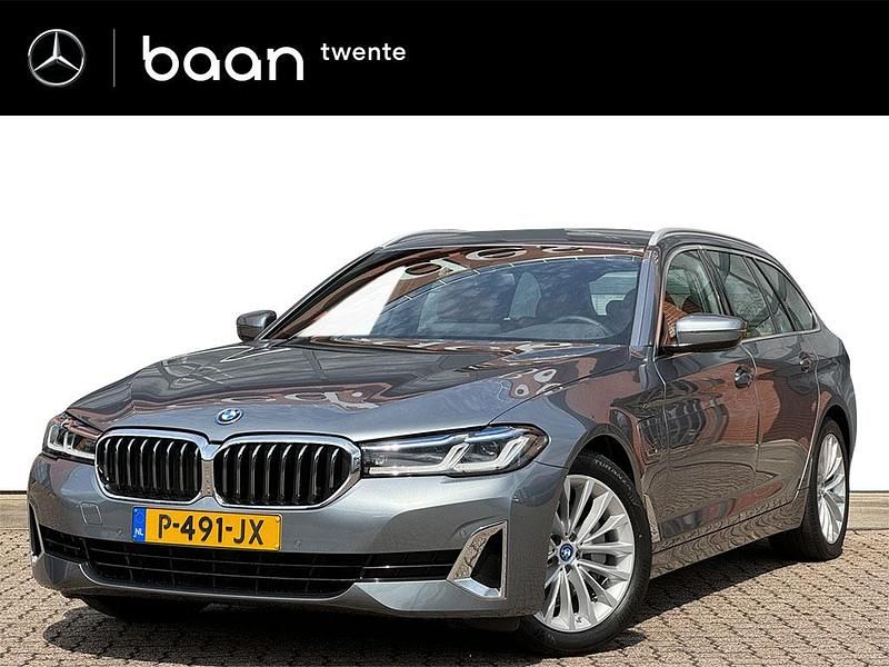 Grijs Occasion 2022 BMW 530e Stationwagen | € 39.850 (Eerlijke prijs) - Afbeelding 1/4