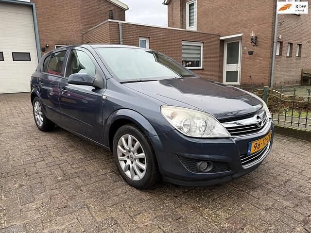 Grijs Gebruikt 2007 Opel Astra Hatchback | € 1.150 (Goede deal) - Afbeelding 1/4