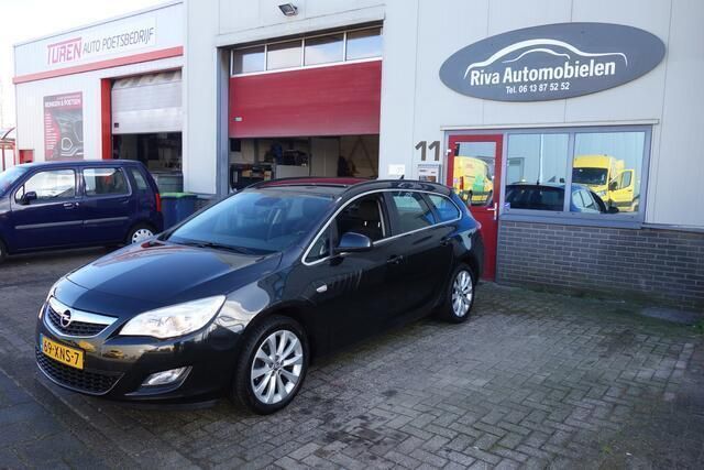 Zwart Gebruikt 2012 Opel Astra Sport Stationwagen | € 3.450 (Eerlijke prijs) - Afbeelding 1/4