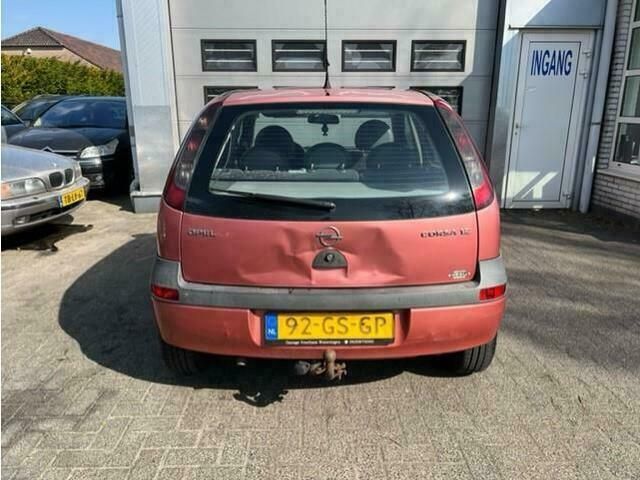 Occasion Opel Corsa Elegance 75 PK (55 kW) 2001 Rood Hatchback