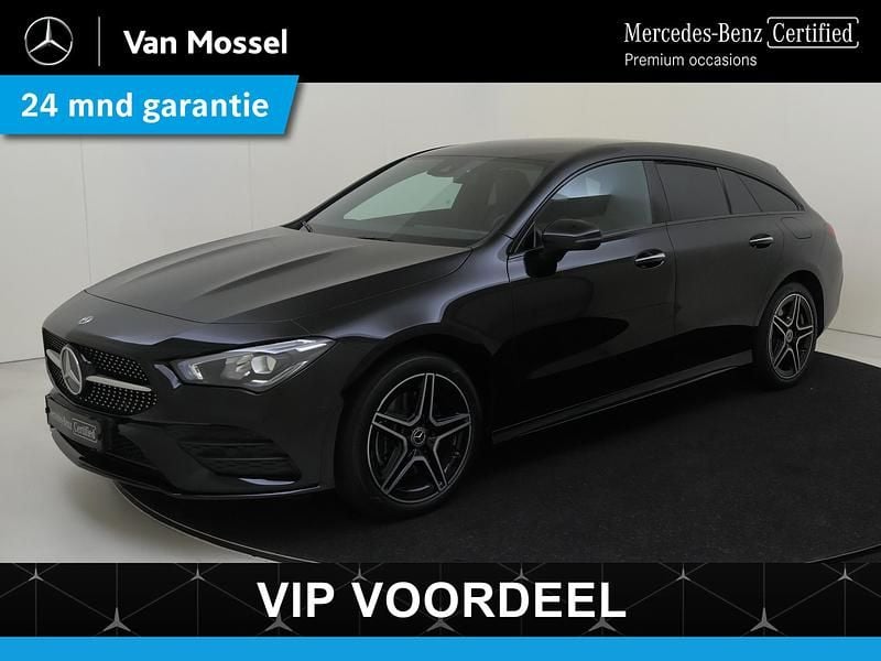 Zwart Gebruikt 2023 Mercedes CLA250e Shooting Brake AMG line Stationwagen | € 33.945 (Eerlijke prijs) - Afbeelding 1/4