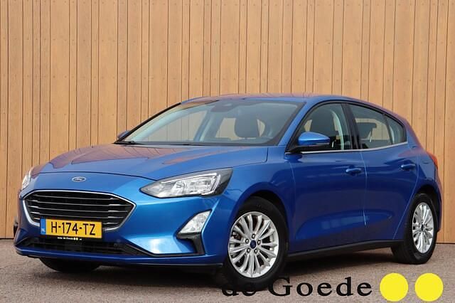 Blauw Gebruikt 2020 Ford Focus Business Edition Hatchback | € 13.940 (Eerlijke prijs) - Afbeelding 1/4
