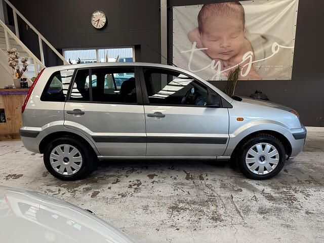 Occasion Ford Fusion Cool & Sound Edition 80 PK (58 kW) 2011 Grijs MPV