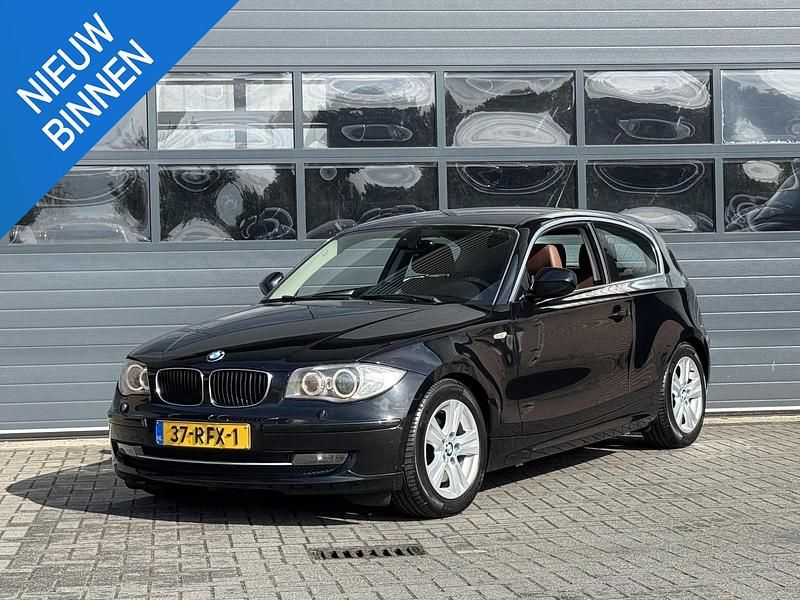 Zwart Gebruikt 2011 BMW 116 Hatchback | € 7.999 (Iets duurder) - Afbeelding 1/3