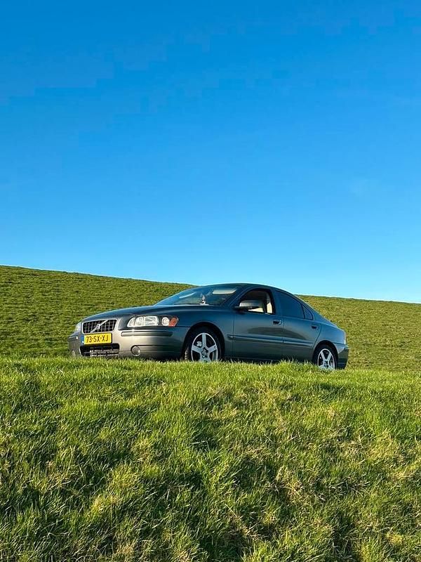 Gebruikt 2006 Volvo S60 Sedan | € 3.750 (Iets duurder) - Afbeelding 1/4