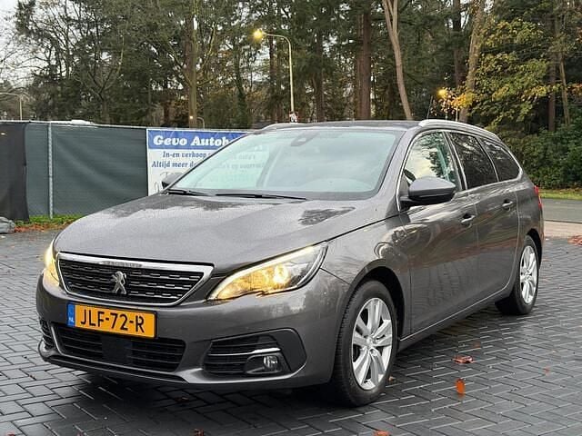 Grijs Occasion 2020 Peugeot 308 SW Allure Stationwagen | € 11.995 (Super prijs) - Afbeelding 1/4