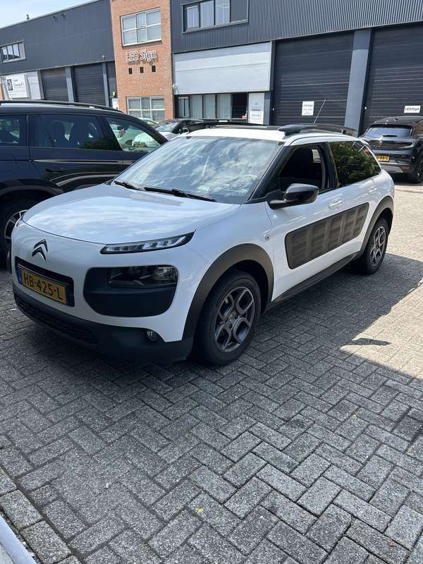 Wit Gebruikt 2015 Citroën C4 Cactus PureTech Hatchback | € 6.000 (Goede deal) - Afbeelding 1/4