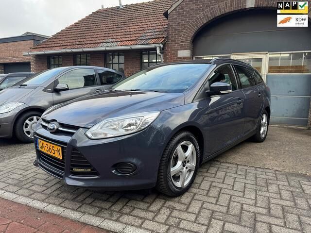 Grijs Gebruikt 2012 Ford Focus Titanium Stationwagen | € 5.950 (Eerlijke prijs) - Afbeelding 1/4