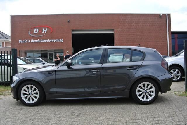 Grijs Gebruikt 2006 BMW 116 Executive Hatchback | € 2.299 (Super prijs) - Afbeelding 1/4