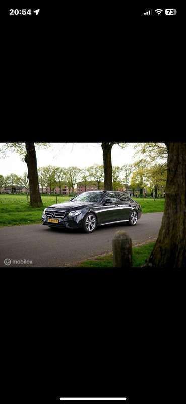 Zwart Gebruikt 2018 Mercedes E220 Premium Plus Sedan | € 22.750 (Duur) - Afbeelding 1/4