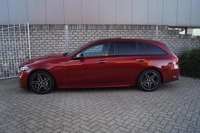 Occasion Mercedes C200 AMG line 204 PK (150 kW) 2022 Rood Stationwagen