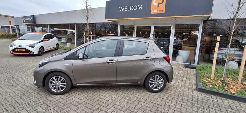 Occasion Toyota Yaris Hybrid 2016 Grijs Hatchback