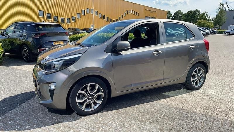 Grijs Gebruikt 2017 Kia Picanto First Edition Hatchback | € 8.445 (Eerlijke prijs) - Afbeelding 1/4