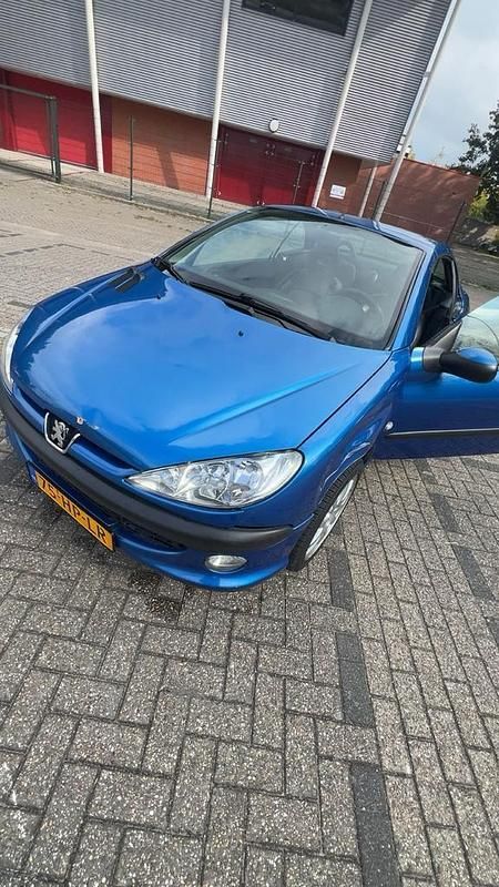 Gebruikt 2001 Peugeot 206 CC Cabriolet | € 1.000 (Eerlijke prijs) - Afbeelding 1/4