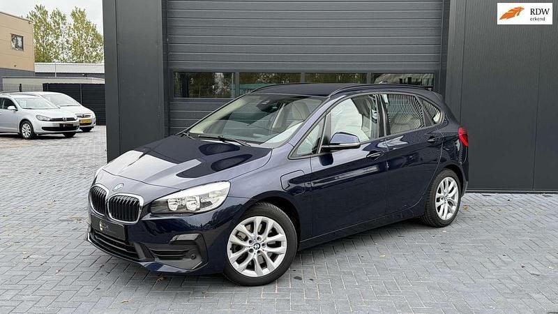 Blauw Gebruikt 2019 BMW 225 Active Tourer iPerformance MPV | € 16.495 (Goede deal) - Afbeelding 1/4