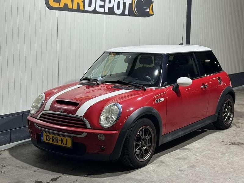Rood Gebruikt 2005 Mini Cooper S Chili Hatchback | € 2.799 (Super prijs) - Afbeelding 1/4