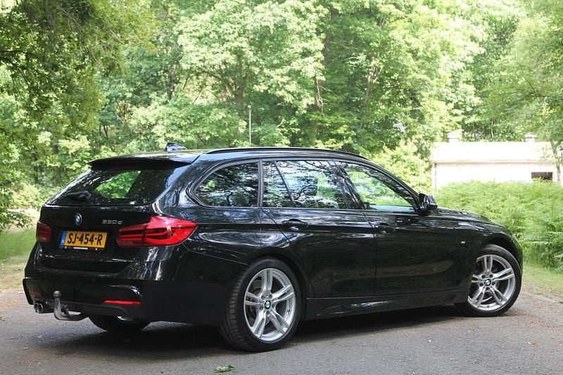 Occasion BMW 330 Executive 2019 Zwart Stationwagen