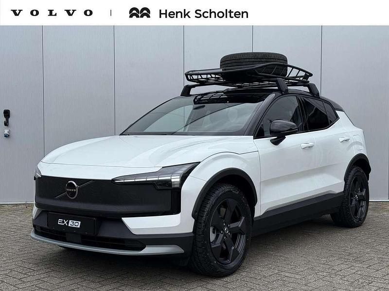 Wit Nieuw 2025 Volvo EX30 CC Performance SUV | € 54.240 - Afbeelding 1/4