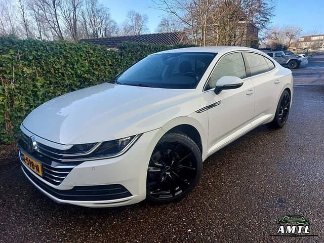 Wit Occasion 2018 VW Arteon Hatchback | € 26.900 (Duur) - Afbeelding 1/4