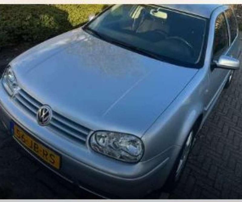 Zilver Gebruikt 2002 VW Golf IV Highline Hatchback | € 499 (Goede deal) - Afbeelding 1/2