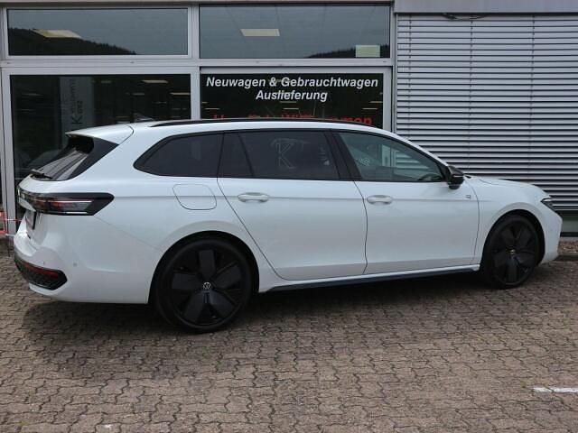 Occasion VW Passat R-line 150 PK (110 kW) 2024 Overige Sedan