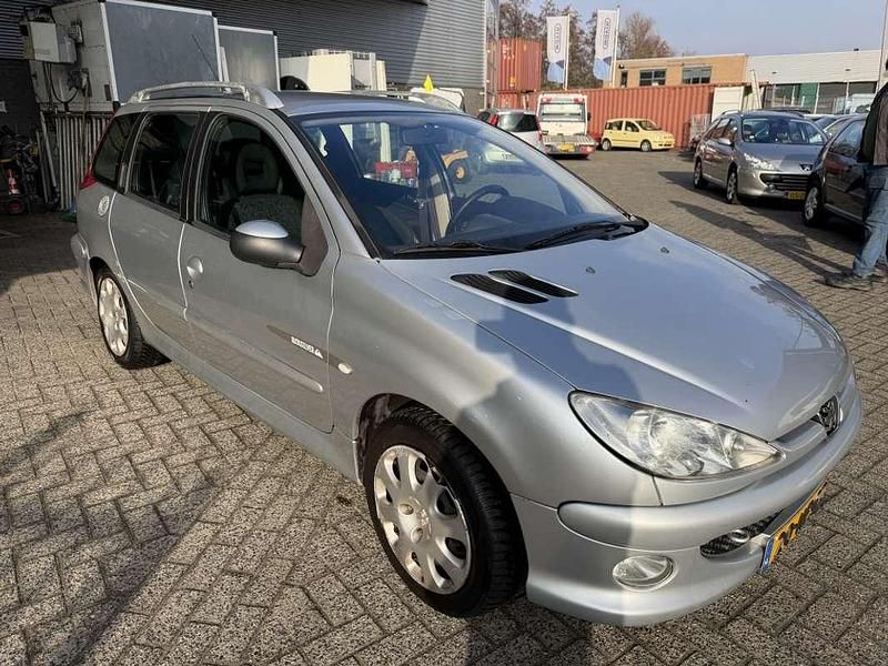 Occasion Peugeot 206 Quiksilver 109 PK (80 kW) 2003 Grijs Stationwagen
